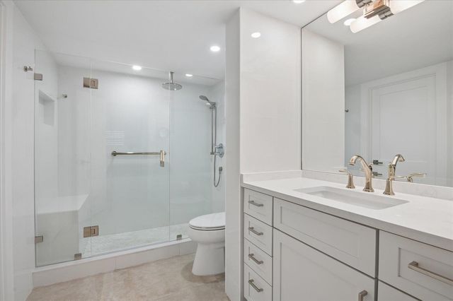 5100 Bayview Drive 106, Fort Lauderdale, FL 33308