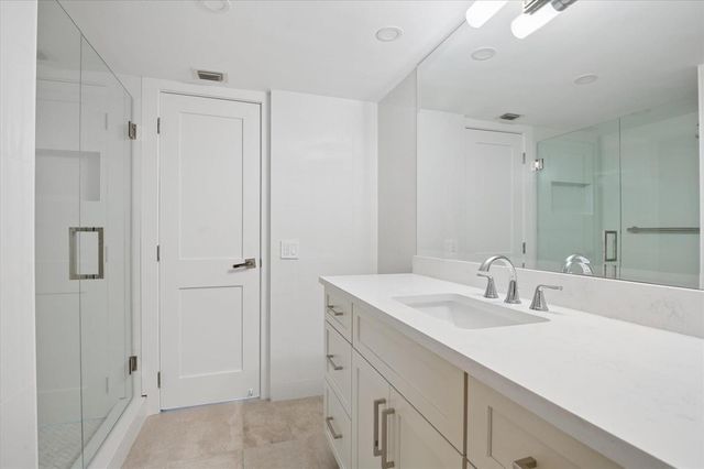 5100 Bayview Drive 106, Fort Lauderdale, FL 33308