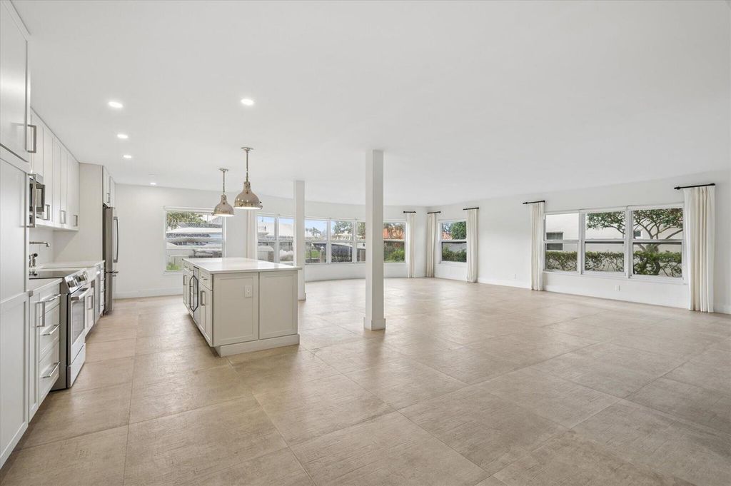 5100 Bayview Drive 106, Fort Lauderdale, FL 33308