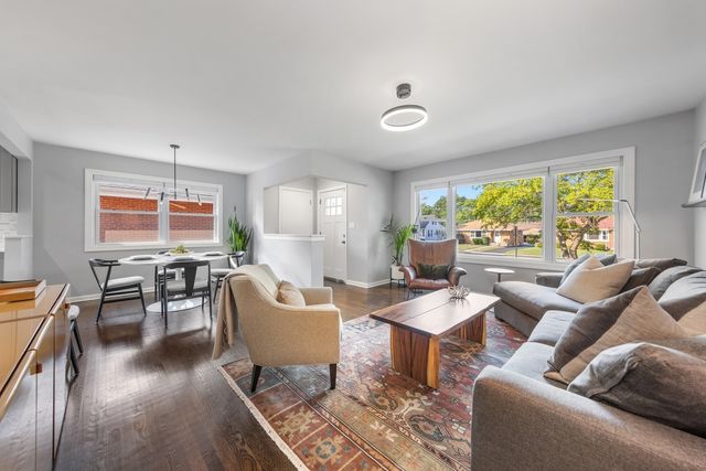 247 N Ardmore Avenue, Villa Park, IL 60181