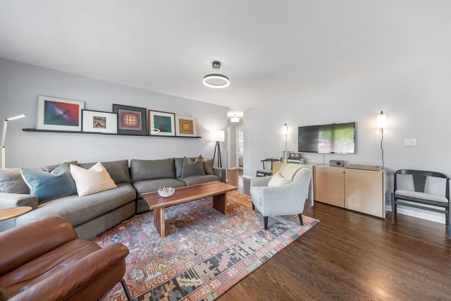 247 N Ardmore Avenue, Villa Park, IL 60181