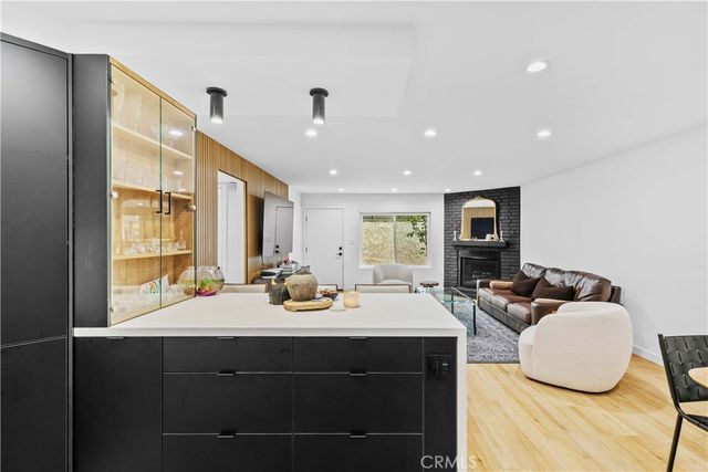 635 E Magnolia B, Burbank, CA 91501