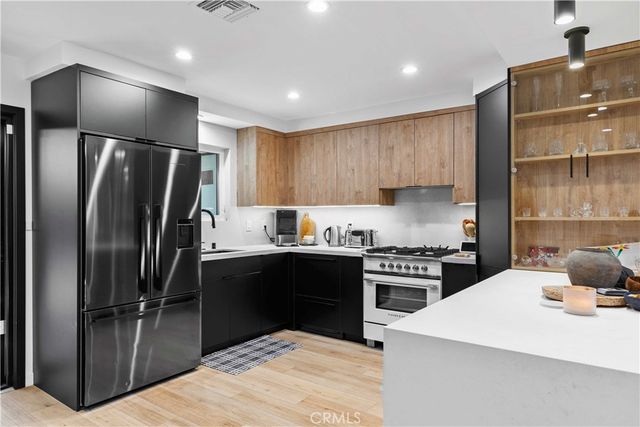 635 E Magnolia B, Burbank, CA 91501