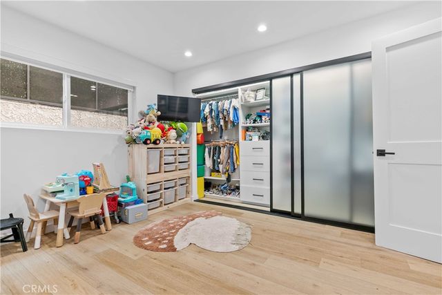 635 E Magnolia B, Burbank, CA 91501