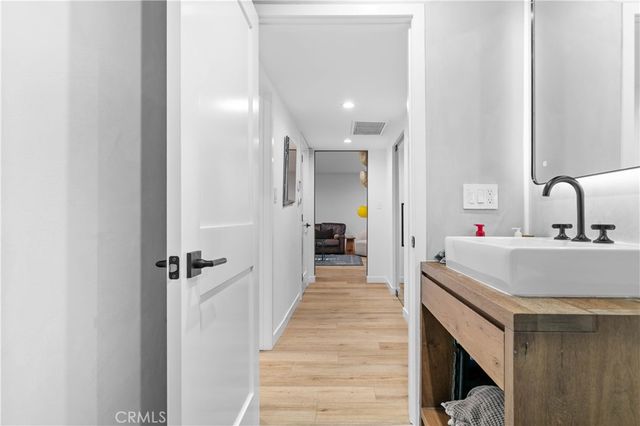 635 E Magnolia B, Burbank, CA 91501