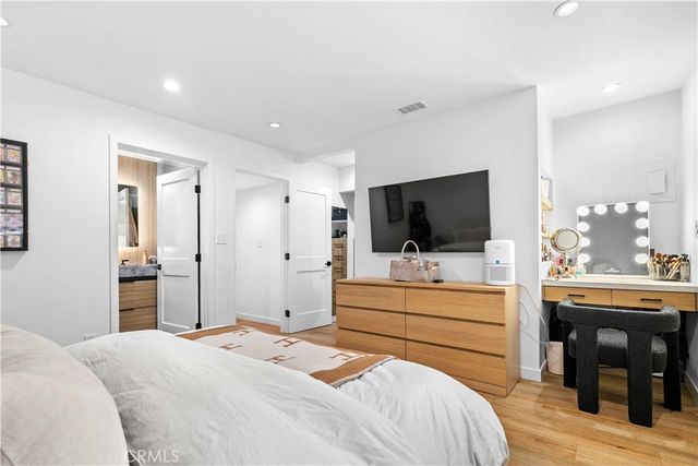 635 E Magnolia B, Burbank, CA 91501