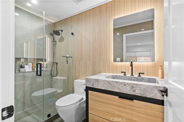 635 E Magnolia B, Burbank, CA 91501