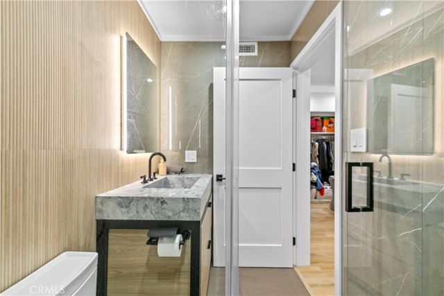 635 E Magnolia B, Burbank, CA 91501