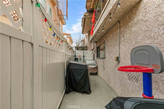 635 E Magnolia B, Burbank, CA 91501