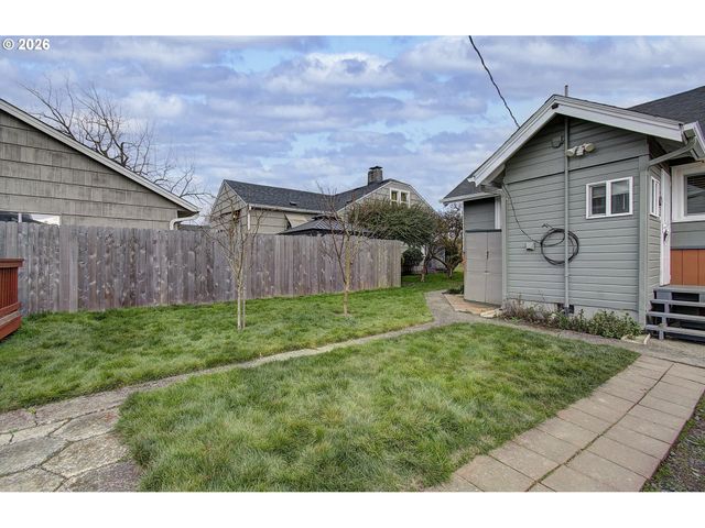 551 19TH Ave, Longview, WA 98632