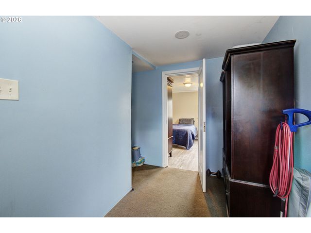 551 19TH Ave, Longview, WA 98632