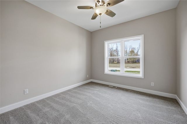 2416 Kestrel Drive SE, Cedar Rapids, IA 52403