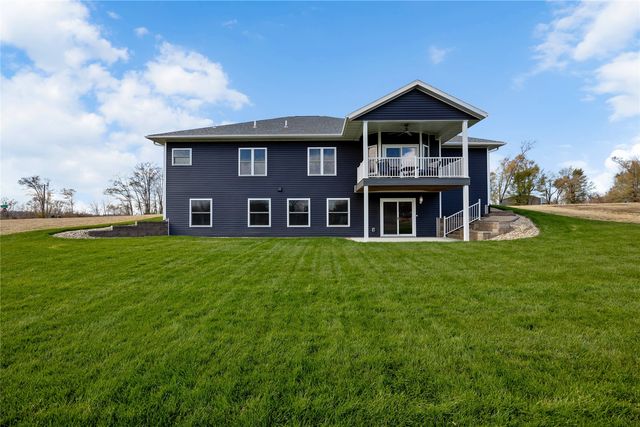 2416 Kestrel Drive SE, Cedar Rapids, IA 52403