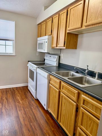 7943 Cardinal Cove W, Indianapolis, IN 46256