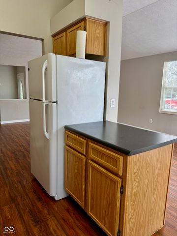 7943 Cardinal Cove W, Indianapolis, IN 46256