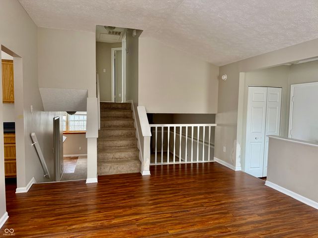 7943 Cardinal Cove W, Indianapolis, IN 46256