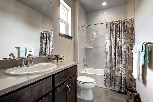 5920 N Perth Street, Aurora, CO 80019