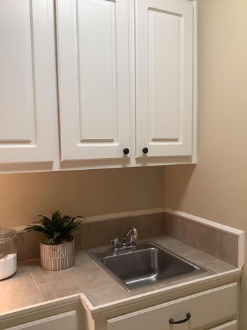 33 Cambrian Ridge, Petal, MS 39465
