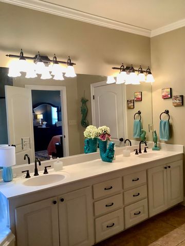 33 Cambrian Ridge, Petal, MS 39465