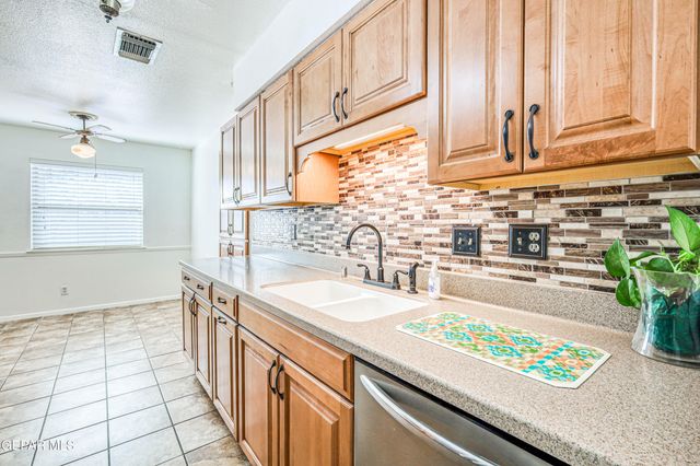 1619 DOUG OLSON Drive, El Paso, TX 79936