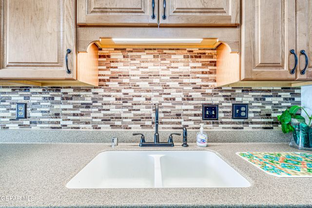 1619 DOUG OLSON Drive, El Paso, TX 79936