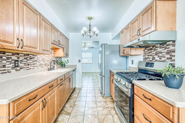 1619 DOUG OLSON Drive, El Paso, TX 79936