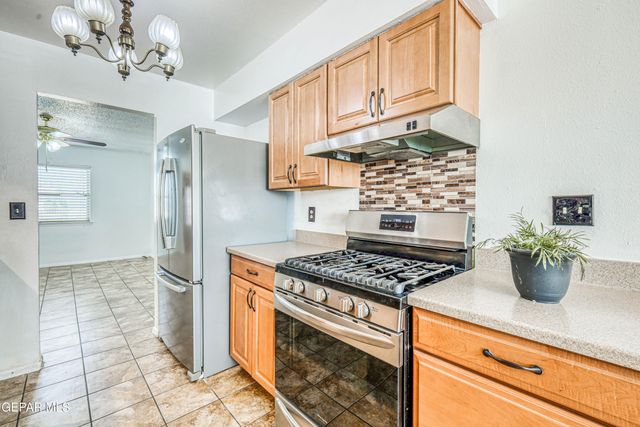 1619 DOUG OLSON Drive, El Paso, TX 79936