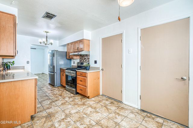 1619 DOUG OLSON Drive, El Paso, TX 79936