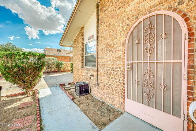 1619 DOUG OLSON Drive, El Paso, TX 79936