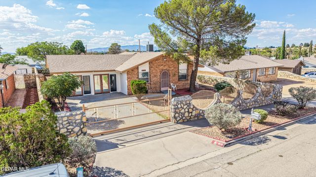 1619 DOUG OLSON Drive, El Paso, TX 79936