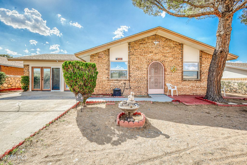 1619 DOUG OLSON Drive, El Paso, TX 79936