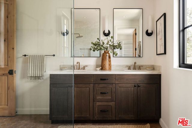 1108 E Mariposa Street, Altadena, CA 91001