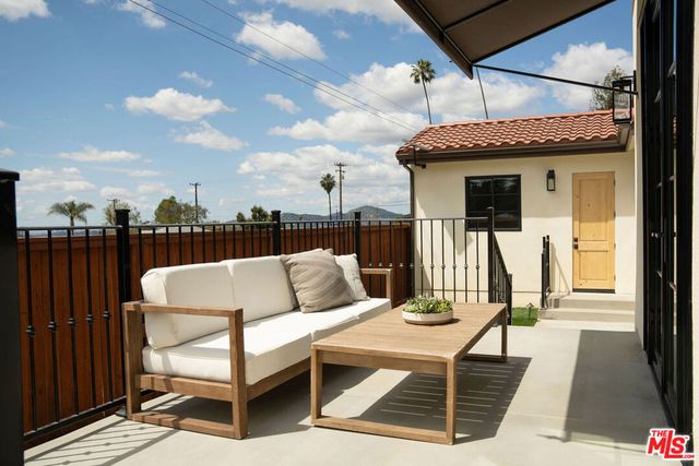 1108 E Mariposa Street, Altadena, CA 91001
