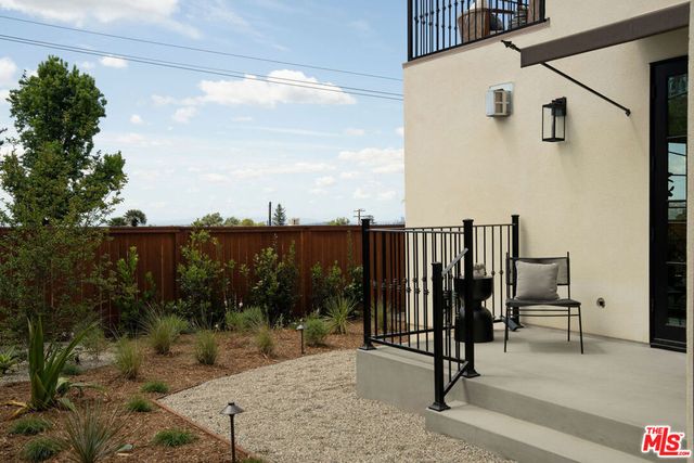 1108 E Mariposa Street, Altadena, CA 91001