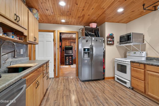 1 Grandview Avenue, North Greenbush, NY 12198