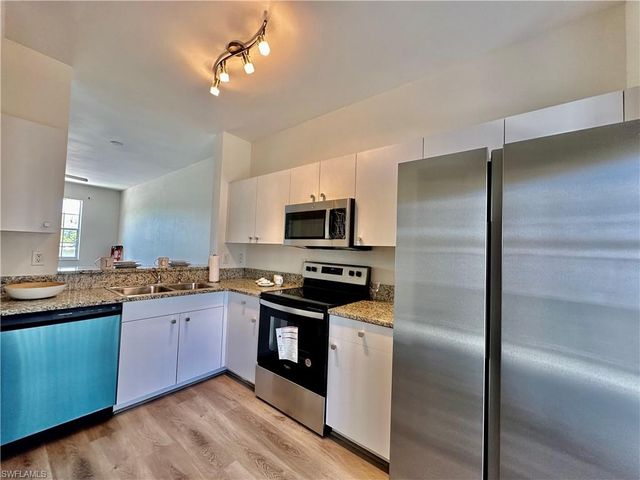 3627 Pine Oak CIR 102, Fort Myers, FL 33916