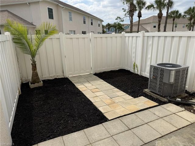3627 Pine Oak CIR 102, Fort Myers, FL 33916