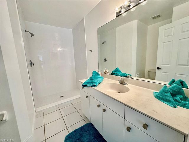 3627 Pine Oak CIR 102, Fort Myers, FL 33916