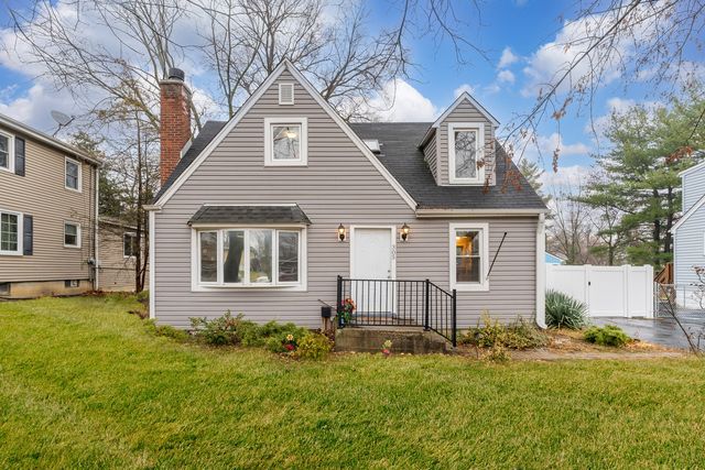 305 N Grace Street, Lombard, IL 60148