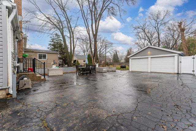 305 N Grace Street, Lombard, IL 60148