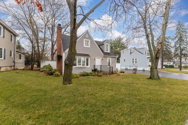 305 N Grace Street, Lombard, IL 60148