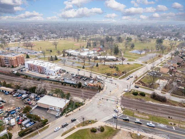 305 N Grace Street, Lombard, IL 60148