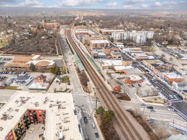 305 N Grace Street, Lombard, IL 60148