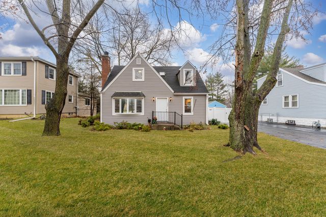 305 N Grace Street, Lombard, IL 60148