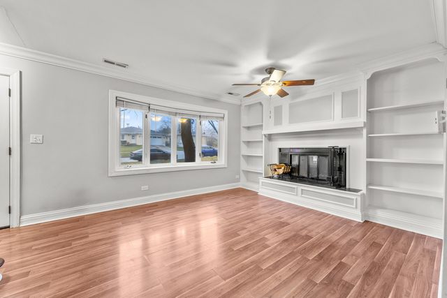 305 N Grace Street, Lombard, IL 60148