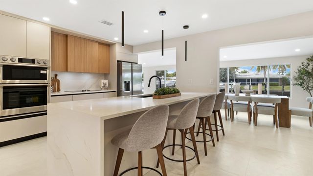 965 SE 10th Court, Pompano Beach, FL 33060