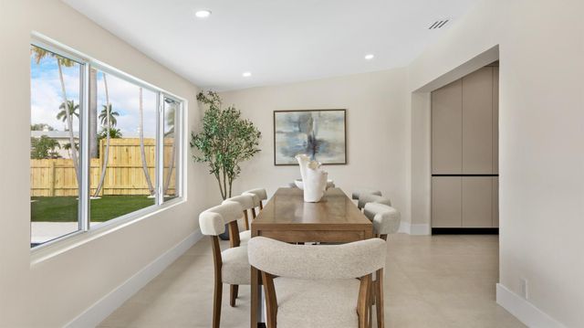 965 SE 10th Court, Pompano Beach, FL 33060