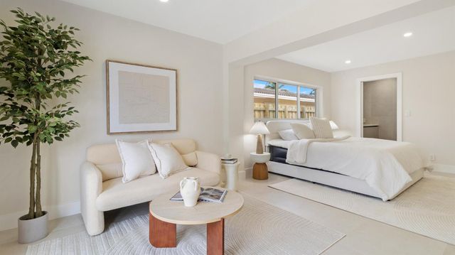 965 SE 10th Court, Pompano Beach, FL 33060