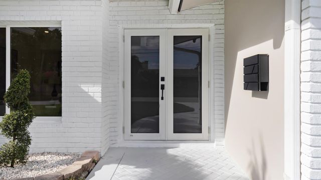 965 SE 10th Court, Pompano Beach, FL 33060