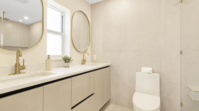 965 SE 10th Court, Pompano Beach, FL 33060